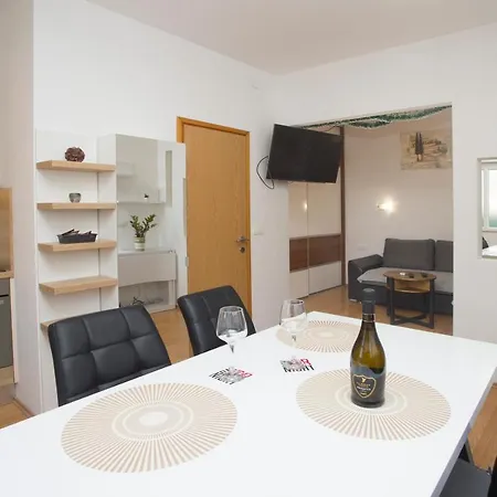 Adria Apartamento Split