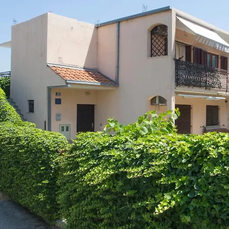 Apartament Adria *