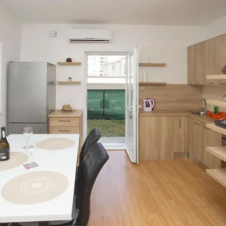 Apartman Adria *