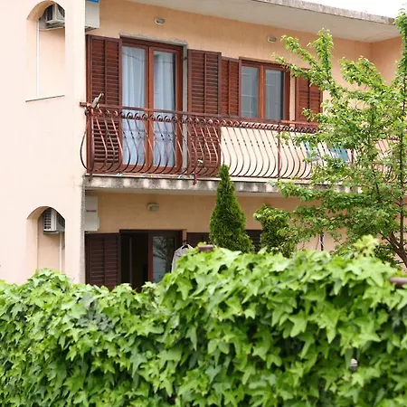 Adria Apartman *
