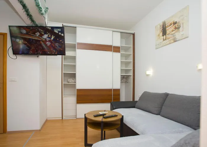 Adria Apartmán *